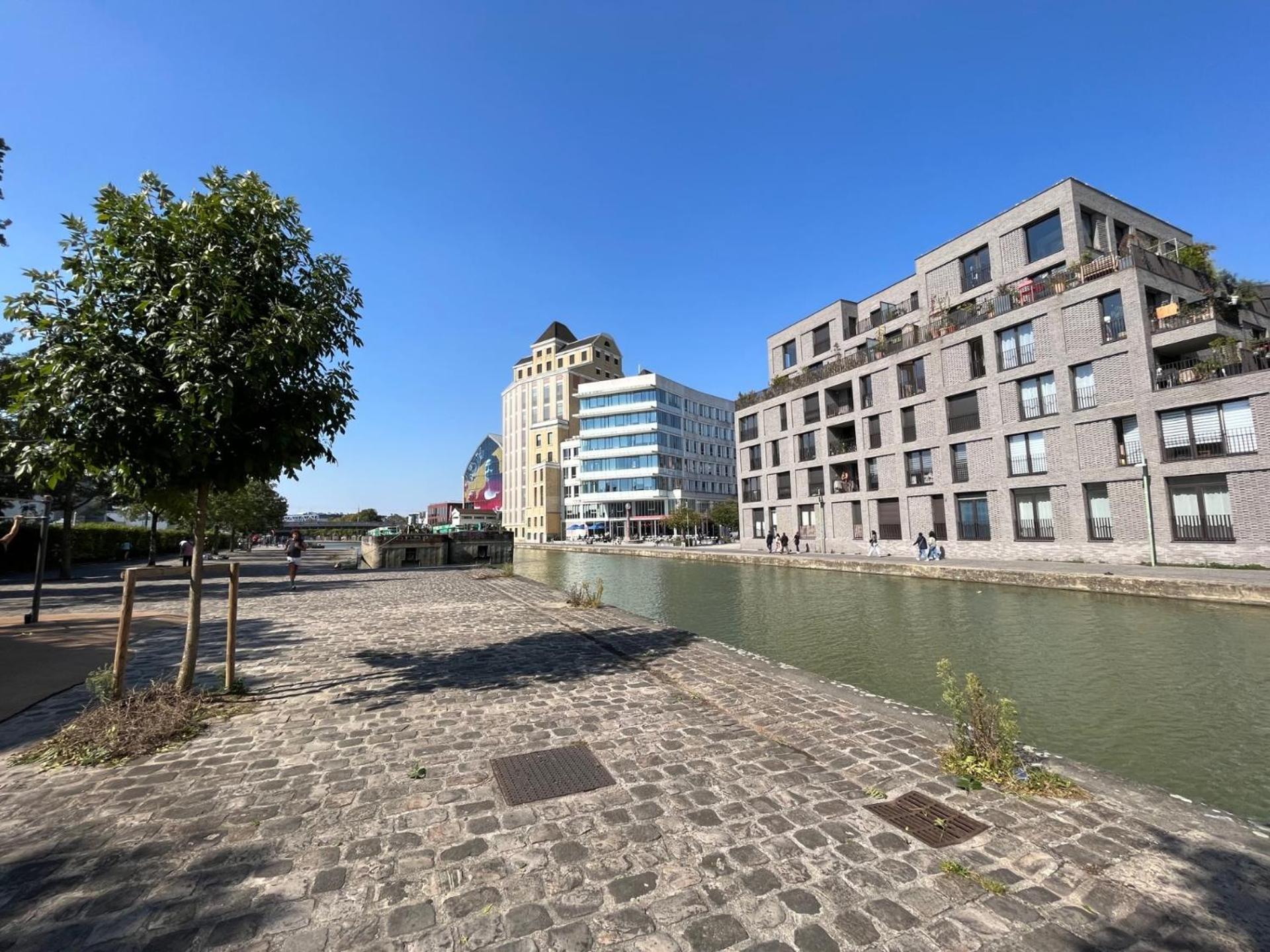 Studio Number 6 Pantin Bagian luar foto